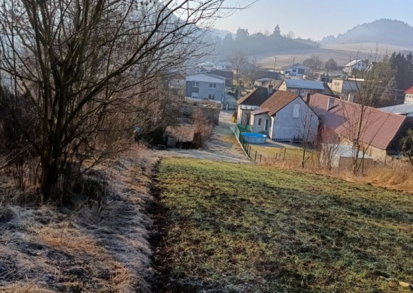 SKLABIŇA -7 km od mesta Martin -stavebný pozemok 1403m2