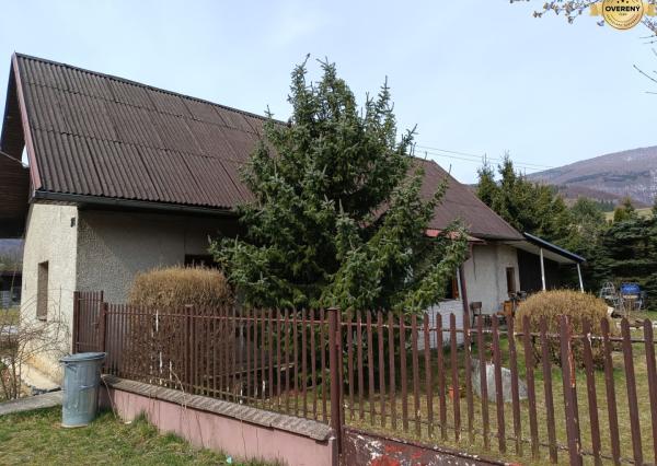 Rodinný dom- chalupa  s pozemkom 562 m2 VRÍCKO okr. Martin