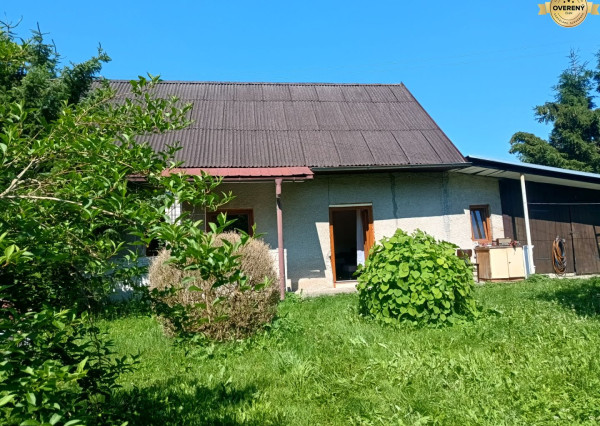 Rodinný dom- chalupa  s pozemkom 562 m2 VRÍCKO okr. Martin