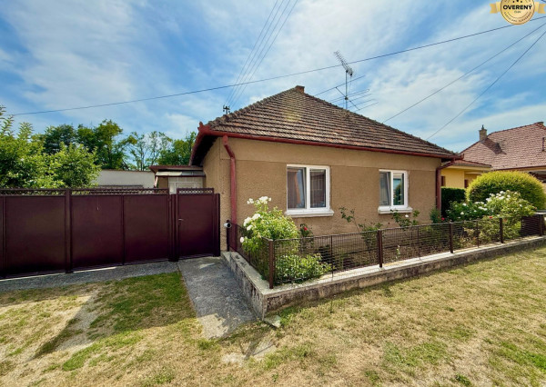 NA PREDAJ -  4 izbový rodinný dom URMINCE, okr. Topoľčany
