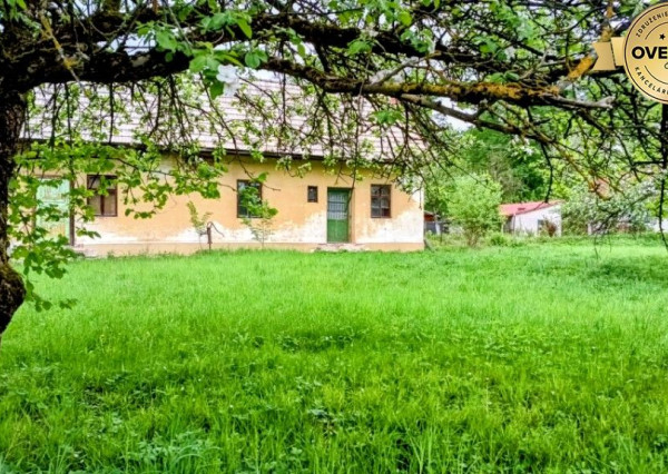 Vidiecky rodinný dom-chalupa s pozemkom 1050m2