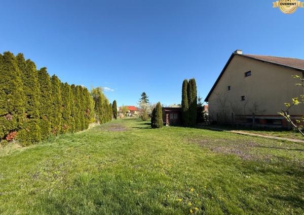 !! ZNÍŽENÁ CENA !! - NA PREDAJ - Pozemok 547 m2 - Dvorany nad Nitrou