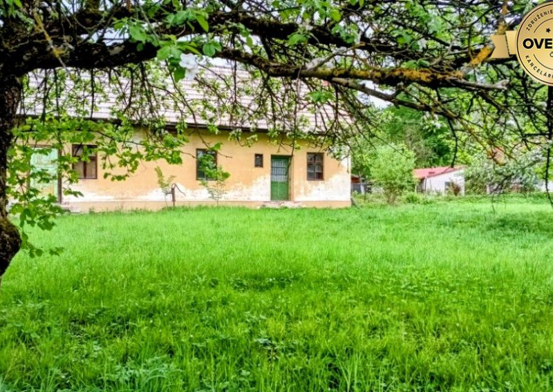 Vidiecky rodinný dom-chalupa s pozemkom 1050m2