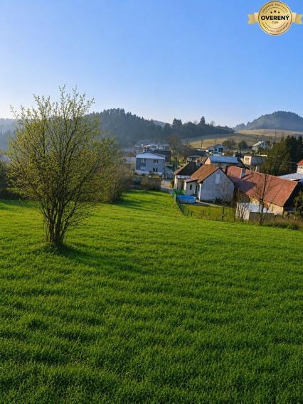 SKLABIŇA -7 km od mesta Martin -stavebný pozemok 1403m2